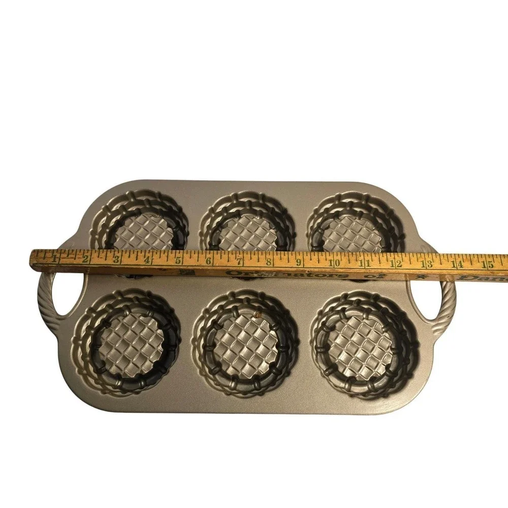 NEW Fancy‎ Nordic Ware Shortcake Baskets Pan Cast Aluminum 6 Cake Non-Stick Gold